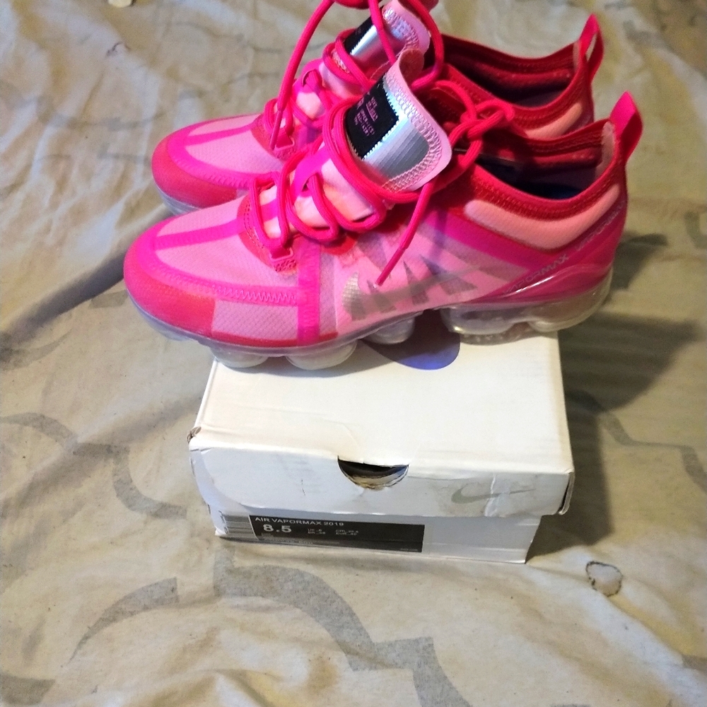 Brand new women's vapormax plus